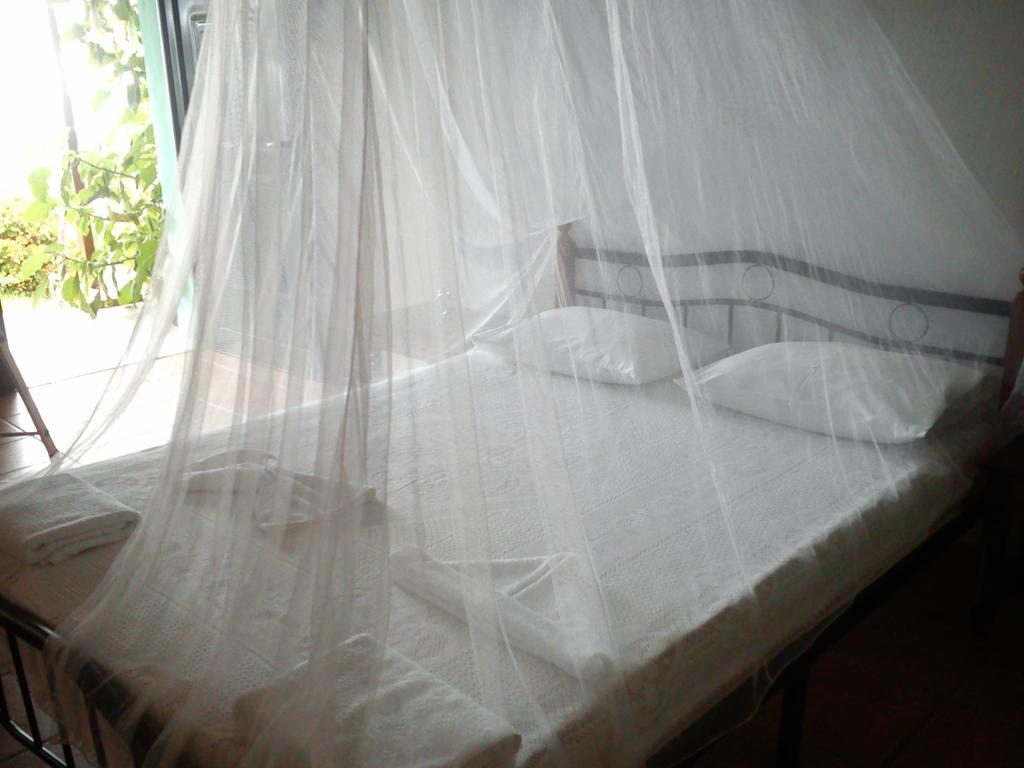 Appartement Τουριστικεσ Επιπλωμενεσ Κατοικιεσ Φροσω Χωριατη à Ágios Kírykos Chambre photo