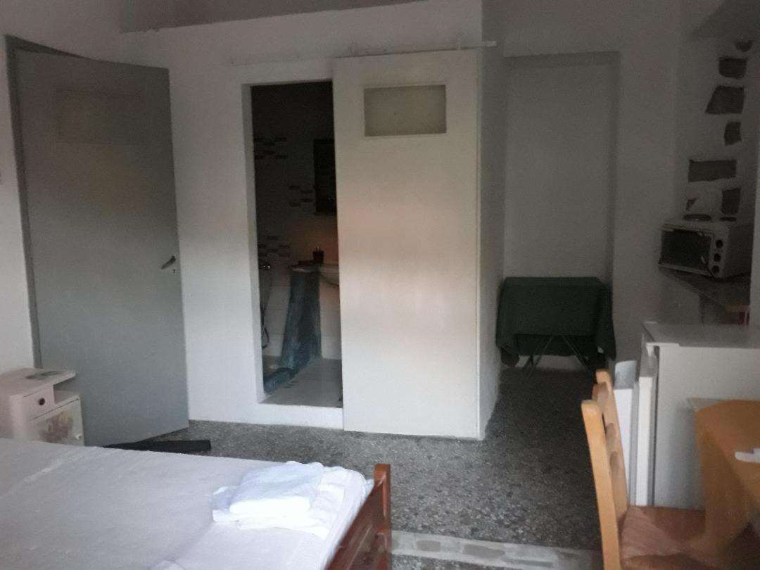 Appartement Τουριστικεσ Επιπλωμενεσ Κατοικιεσ Φροσω Χωριατη à Ágios Kírykos Extérieur photo