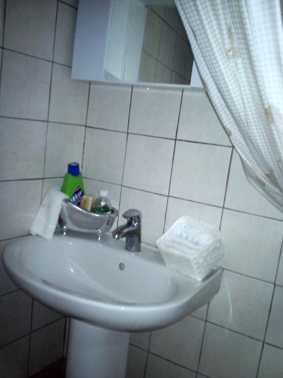 Appartement Τουριστικεσ Επιπλωμενεσ Κατοικιεσ Φροσω Χωριατη à Ágios Kírykos Chambre photo